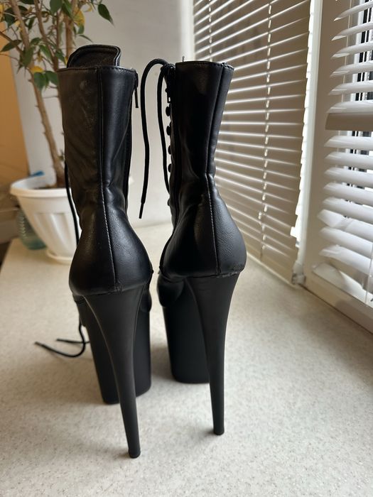 Танцювальне взуття Стріпи