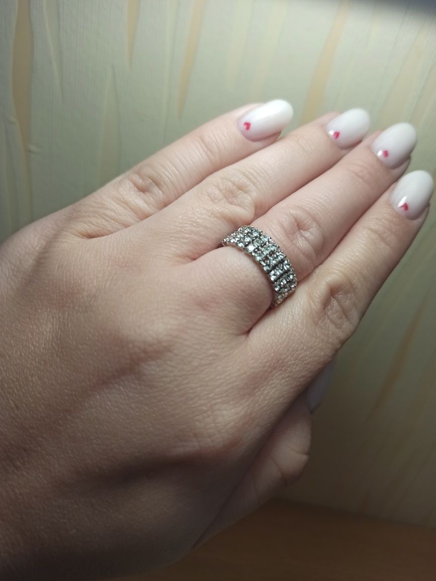 Swarovski pierścionek srebrny diamenciki