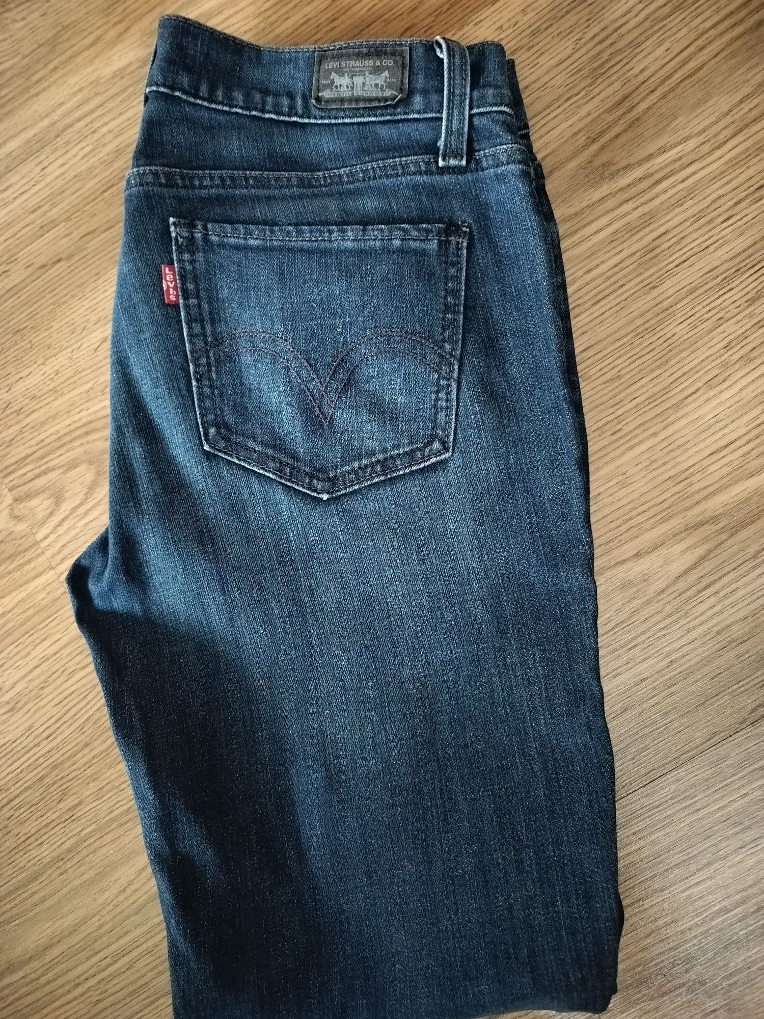 Spodnie, jeansy  damskie LEVI'S r 38- 40 lub 28-29