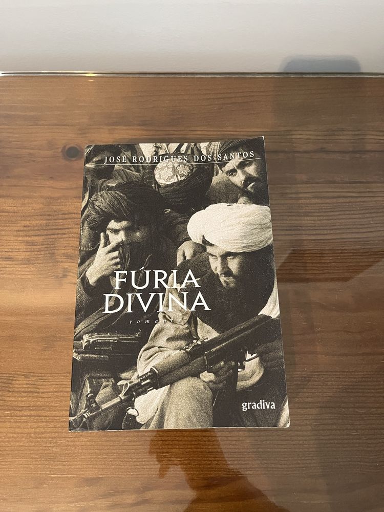 Livro Fúria Divina