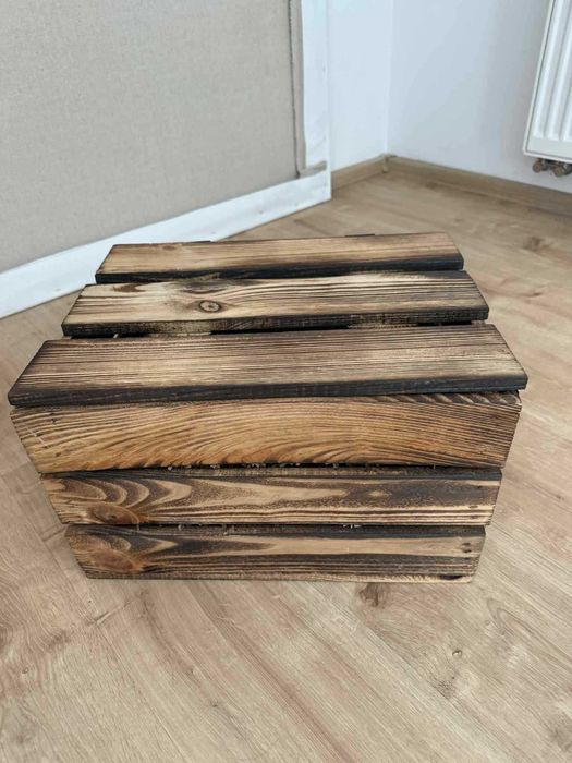 Drewniana opalana skrzynia