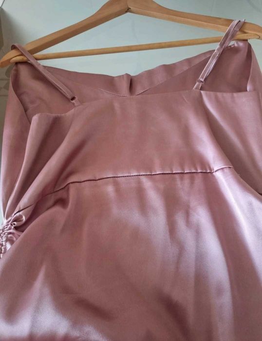 Vestido em cetim (Comprimento ajustável)