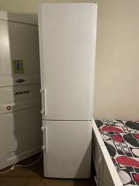 Двухкамерний холодильник Liebherr CNP 4003