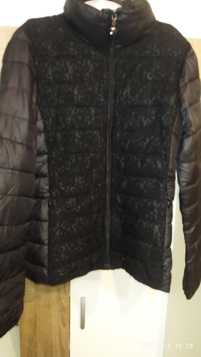 Гарна  та стильа курточка на весну та осінь