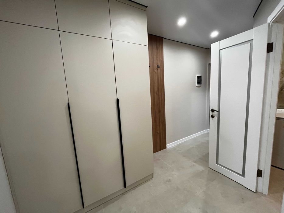 Продам 2 кімнатну квартиру з новеньким ремонтом