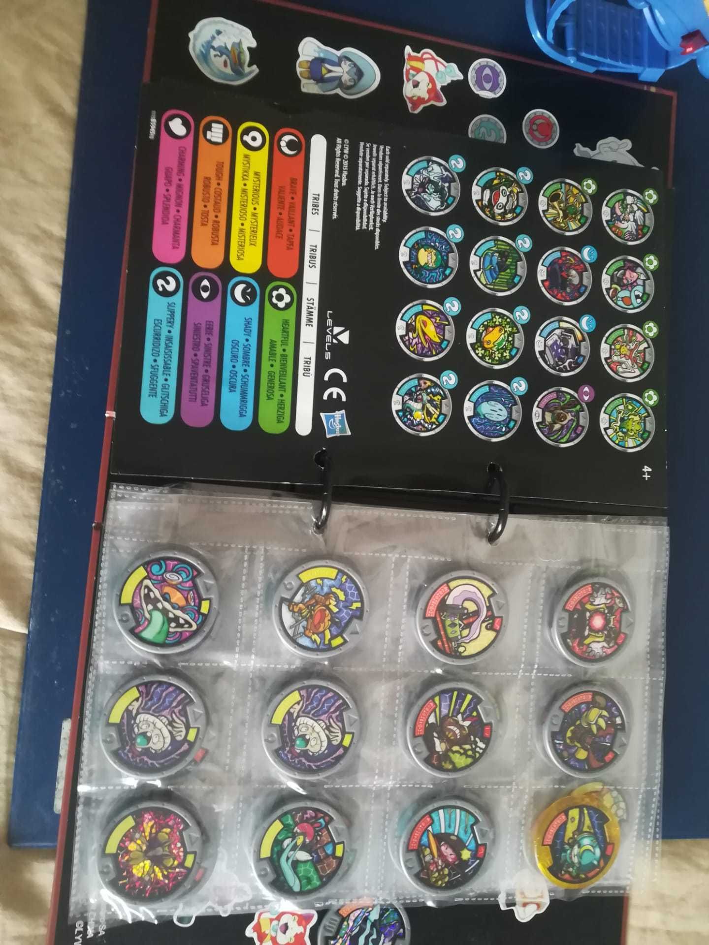 Vendo livro Yo-kai-Watch + Relogios (com 50 chapas)