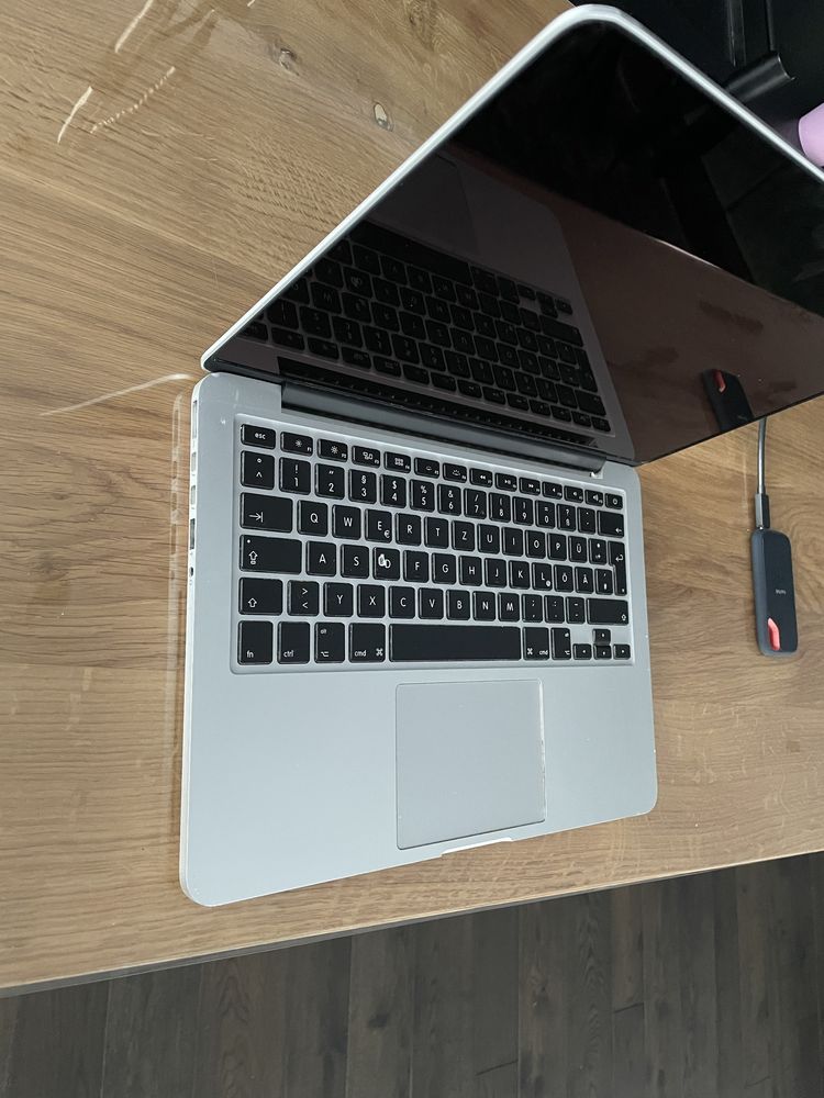 Macbook pro 13 retina 2015 рік