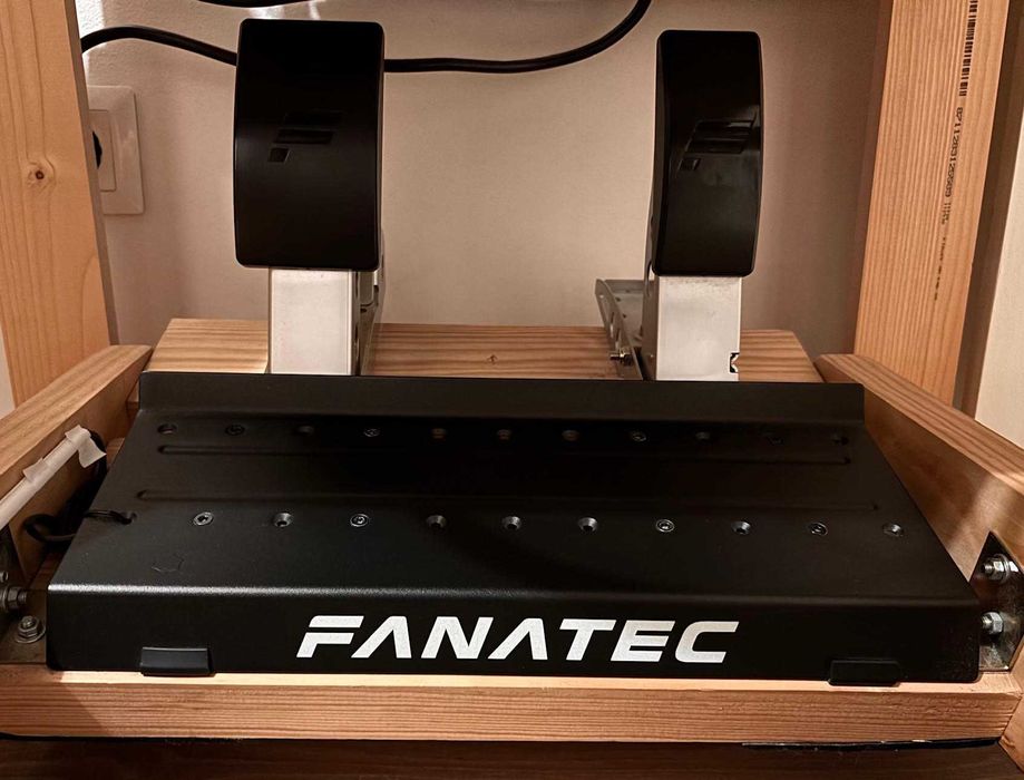 FANATEC CSL DD 8nm + Volante CS Formula V2.5 + Pedais CSL LoadCell kit