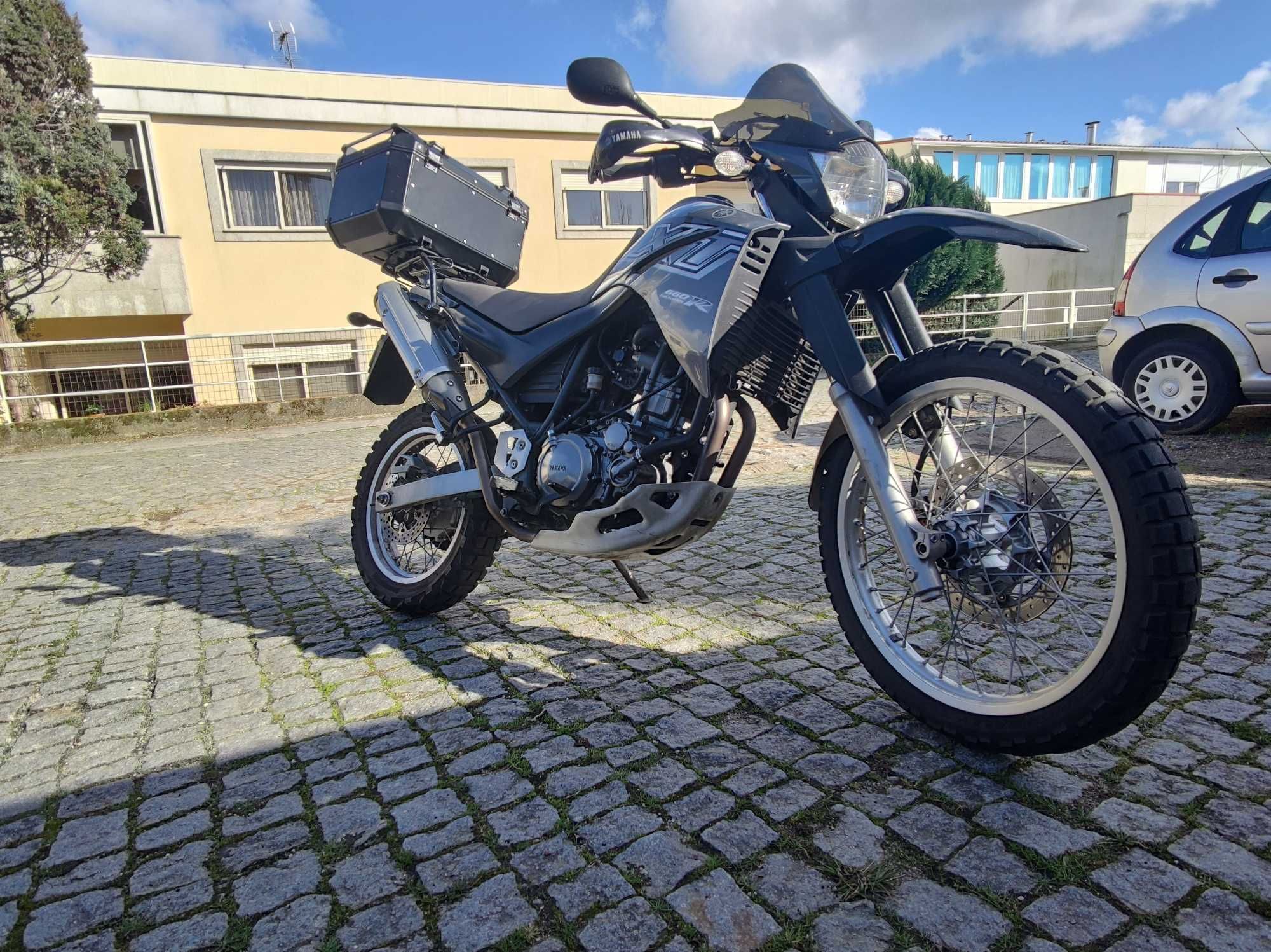 YAMAHA XT660R Divertida e Aventureira