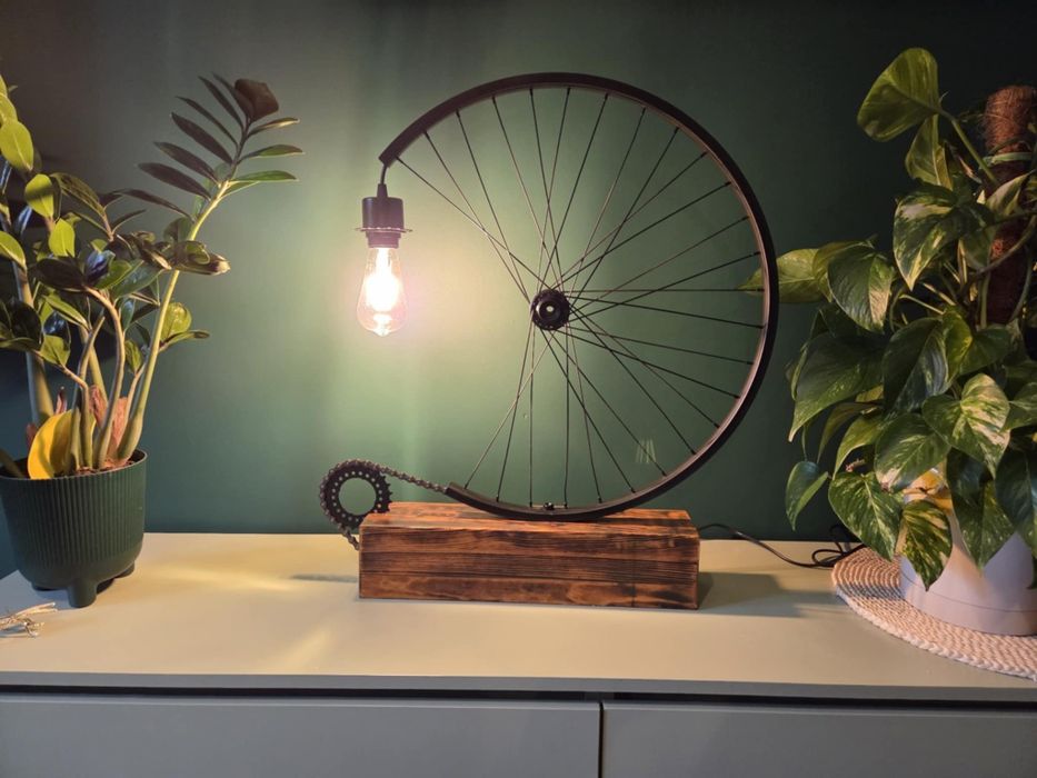 Lampa loft koło rower