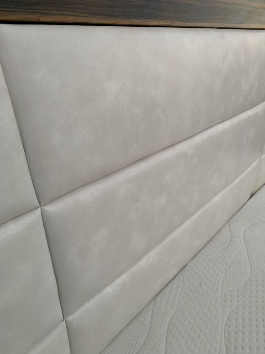 Łóżko z materacem 160 x 200 cm