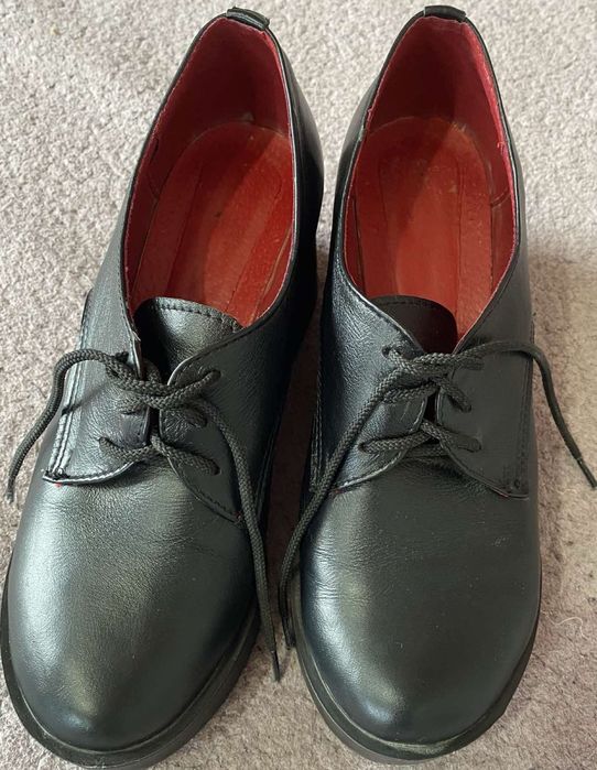 Продам жіночі шкіряні черевики