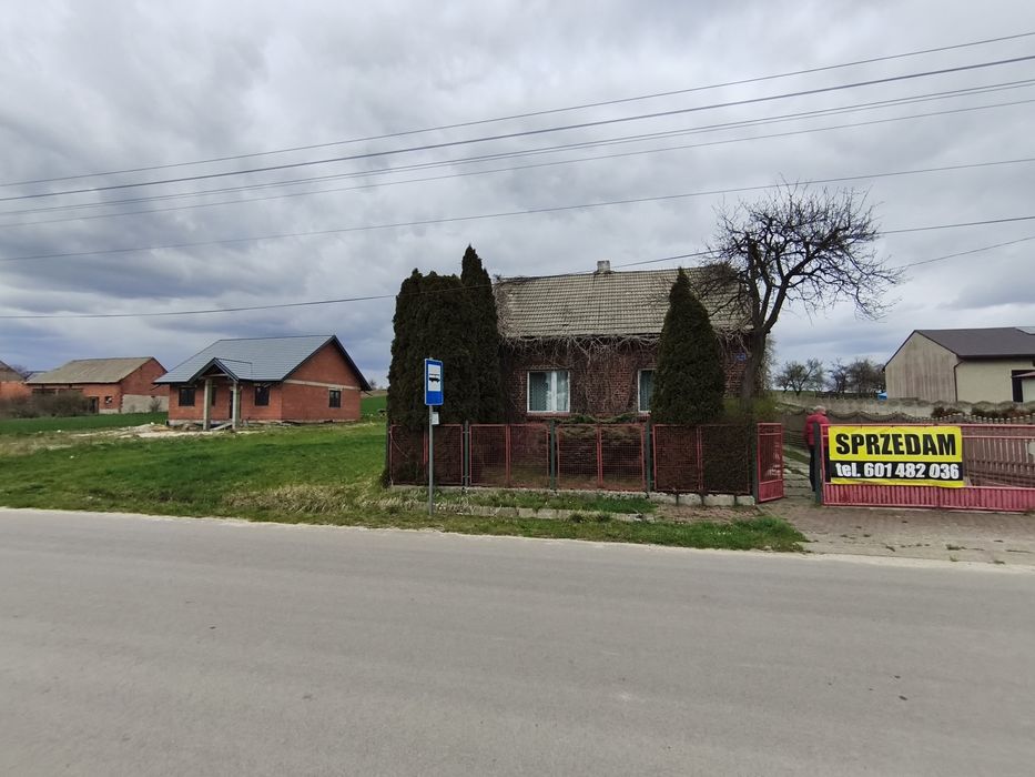 Dom z ziemią 3h ( las, budynki gospodarcze)