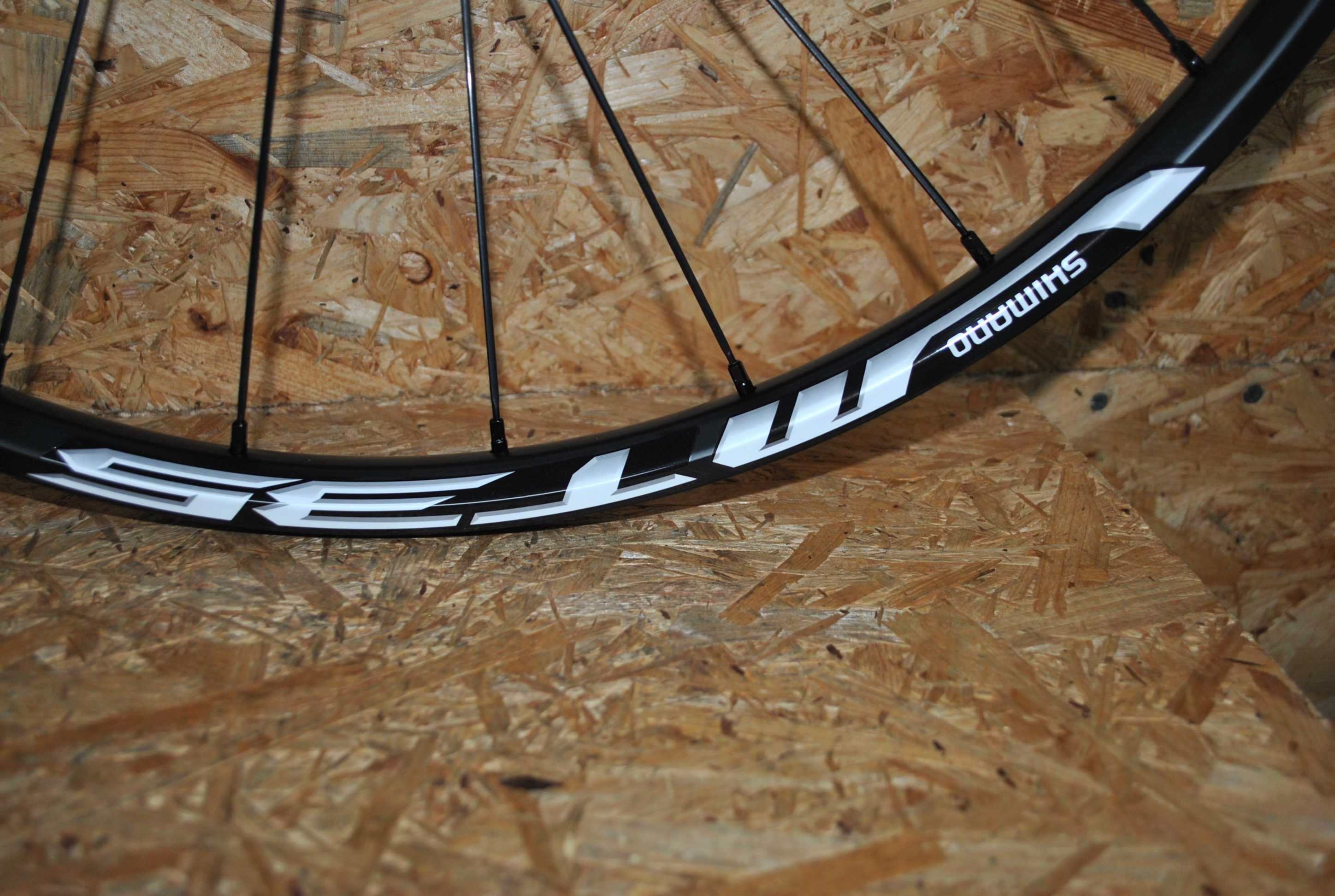 Kolo MTB Shimano WH-MT35 27,5" Przod OŚ 15MM 584x19c