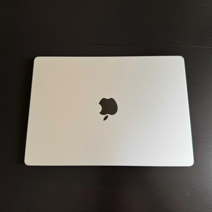 MacBook Pro 14, procesor M1 Pro 10 rdzeni, srebrny, 32GB, 1TB