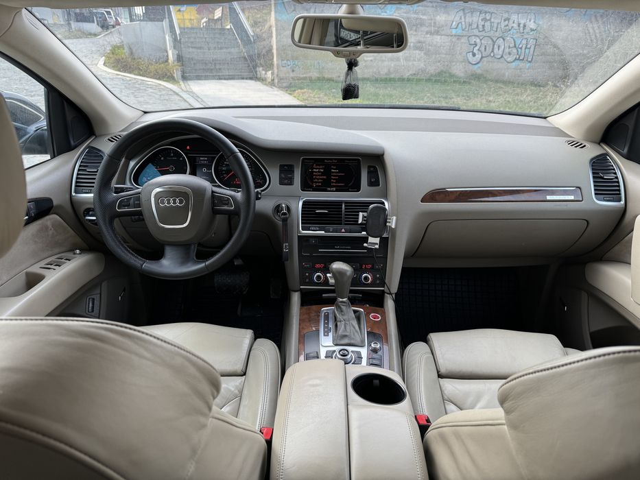 Rezerwacha Audi q7 3.0 tdi quatrro lift po kolizji