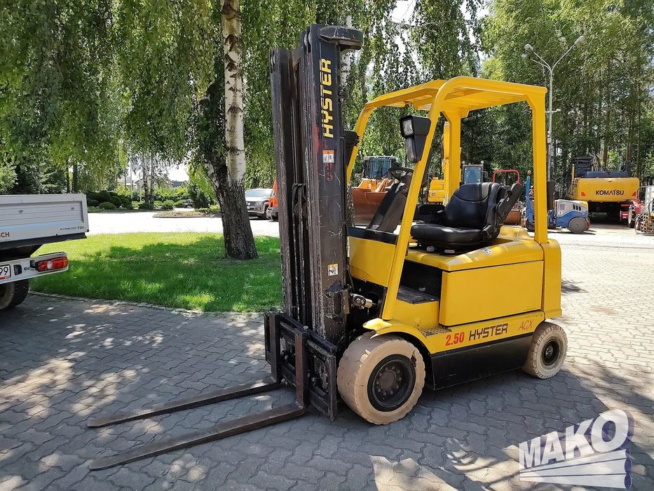 Hyster J2.50XM-717  Sprawny! Wózek elektryczny / Triplex / 2,2 tony
