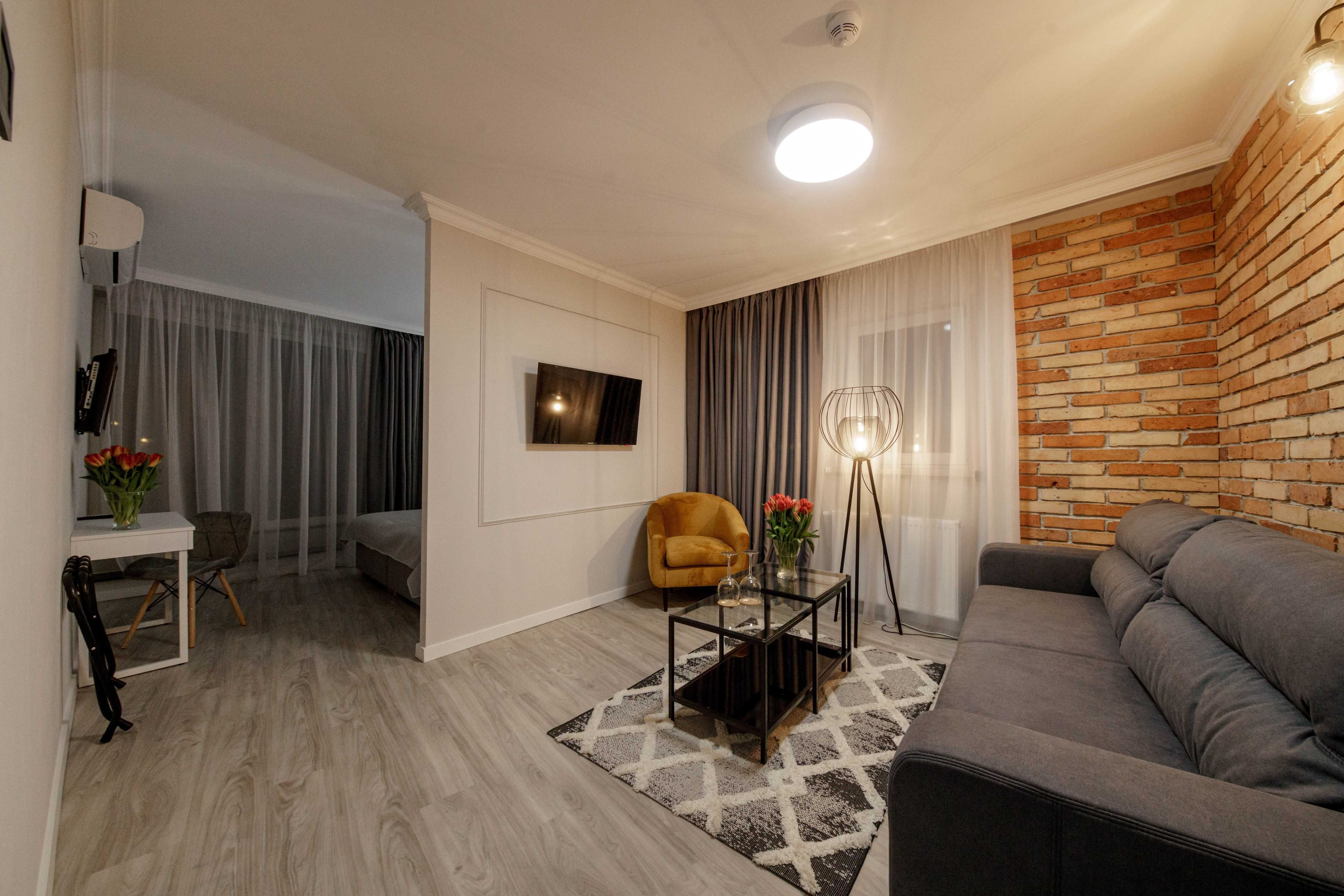 Pokoje 2 osobowe z łazienkami ,apartament nocleg  1 km lotnisko