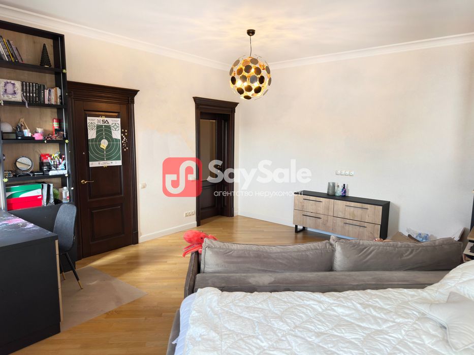 Продам будинок 460м2, 8 сот в селі Гатне, Мегамаркет, Одеський напрям