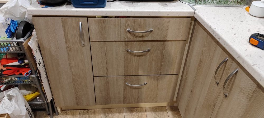 zestaw szafek kuchen. jasny dąb z blatem nakrapiana biel, stan b.dobry