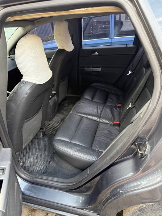 Volvo V50 2009 року