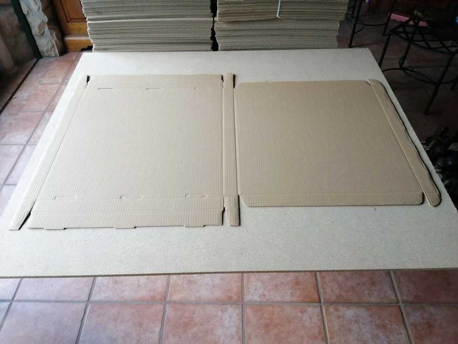 Caixas de cartão canelado, tipo pisa