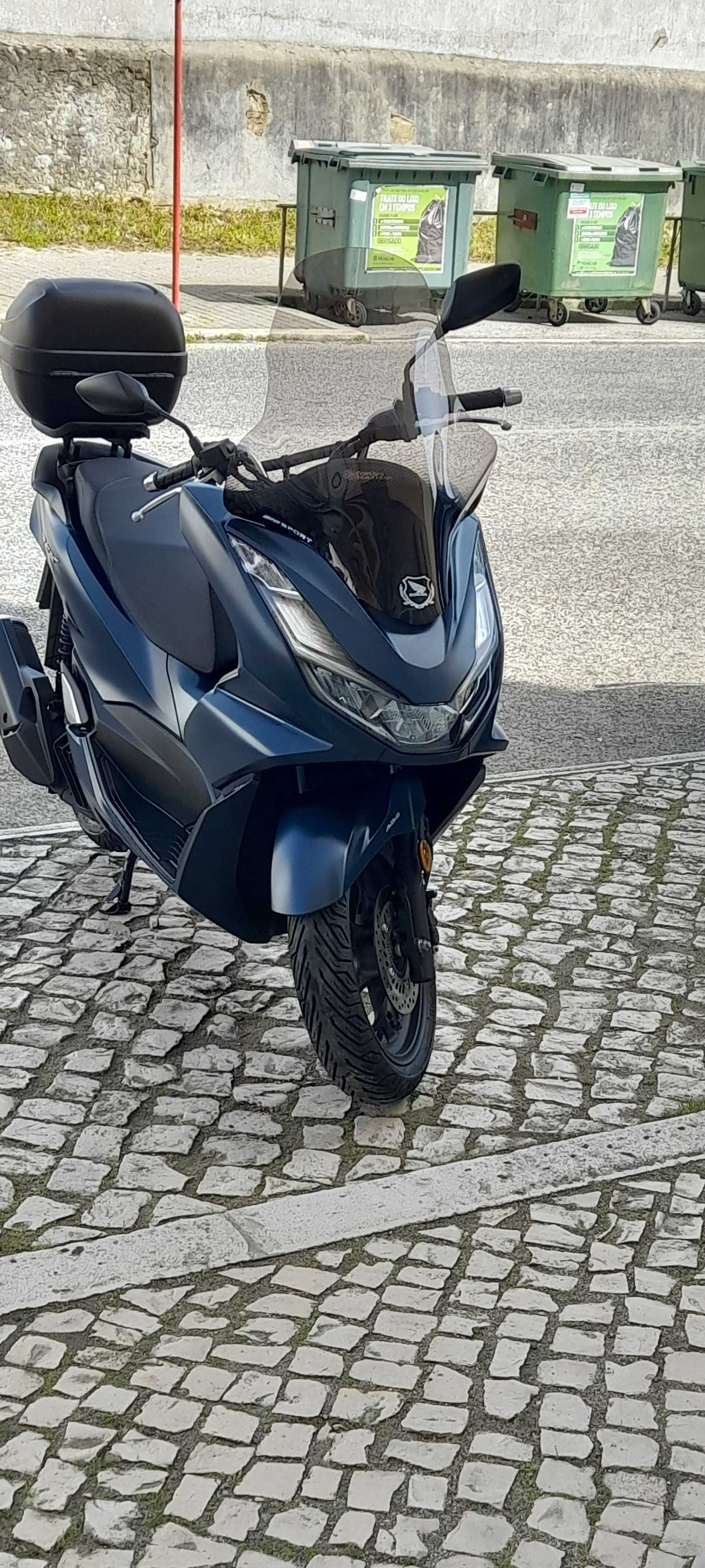 HONDA PCX 125  DE  Outubro 2023