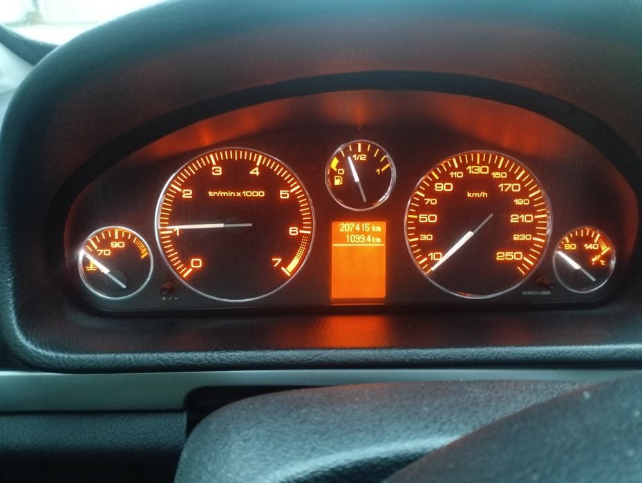 Пежо 407 2л бензин