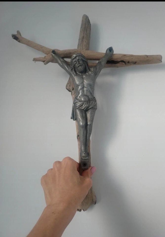 krzyż wiszący duży 50 cm