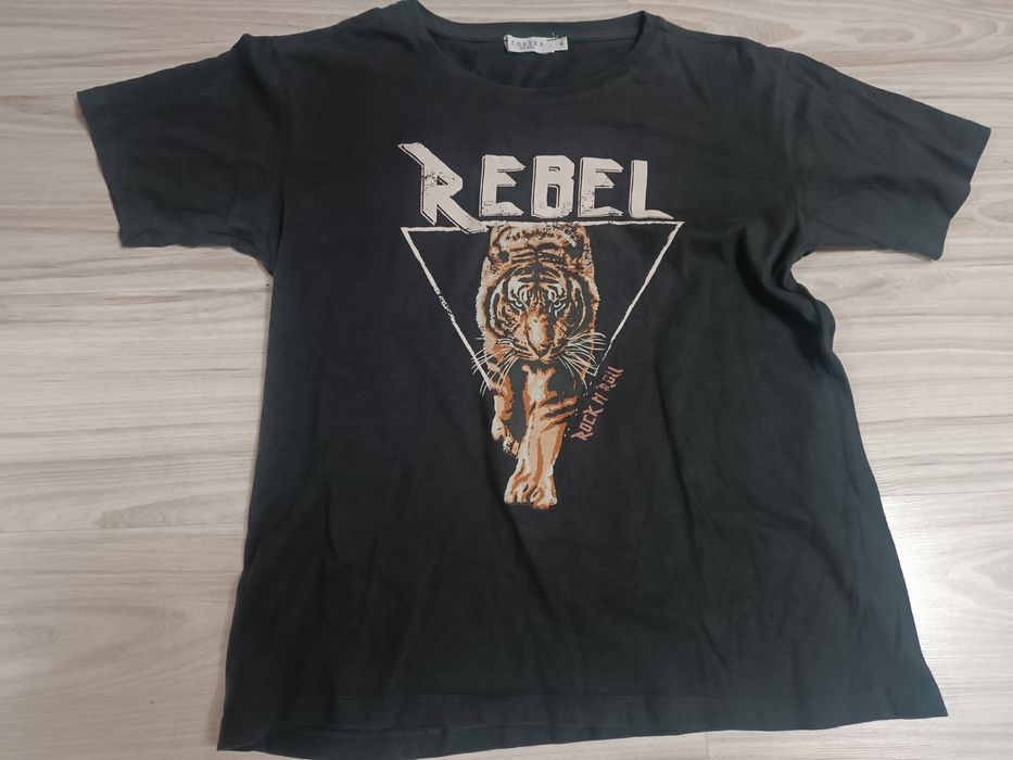 Продам футболку Rebel costes