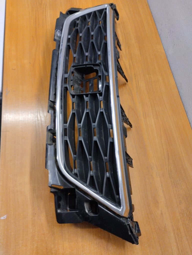 Grill atrapa zderzaka Seat Ateca 575.853.654C