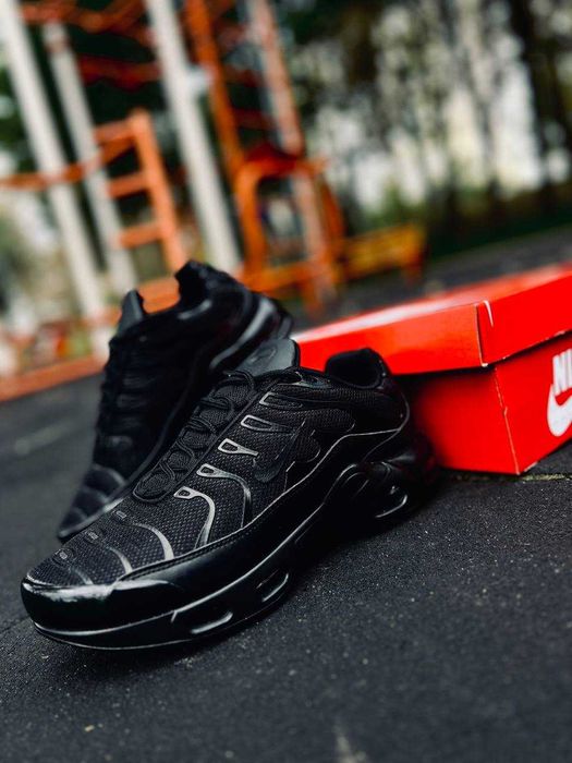 Мужские кроссовки Nike TN PLUS Черные Чоловічі кросівки найк ТН ПЛЮС