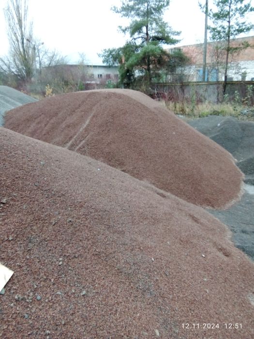 Щебінь 5-20, 20-40, 2-5 сірий, червоний