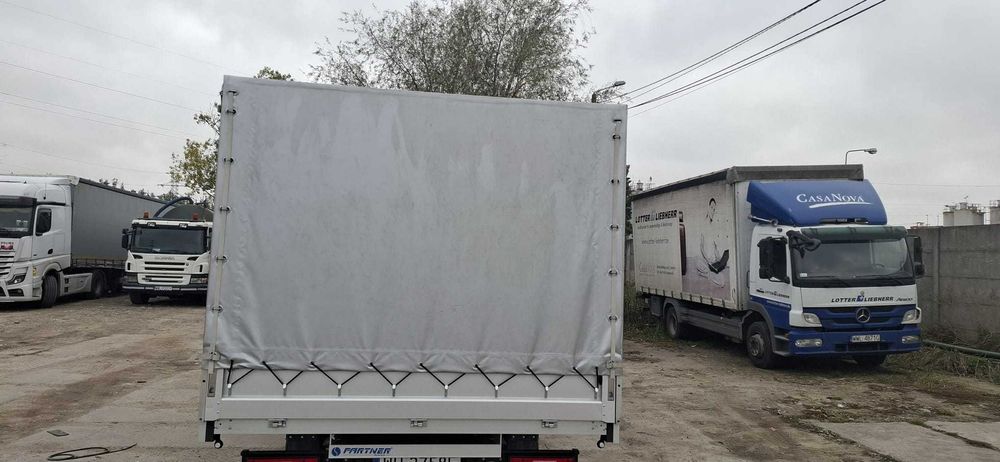 Zabudowa dostawczaka / furgonetki / busa (skrzynia z plandeką)