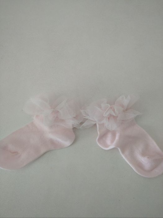Meias de menina com tule