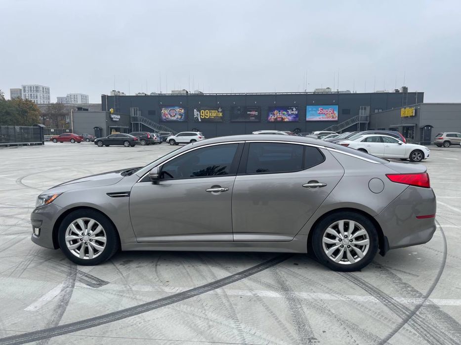 Продаю авто Kia Optima 2015р.кожаний салон,код від угона