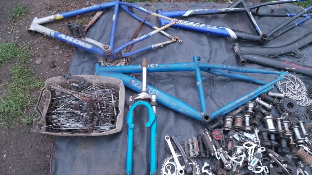 Продам велорами .