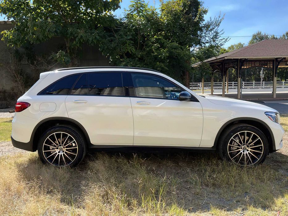 Mercedes-Benz GLC 300      2019