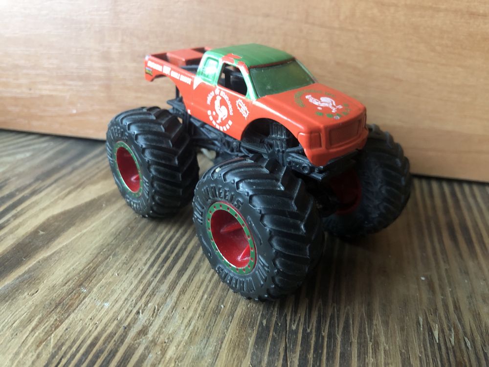 Машинка monster truck