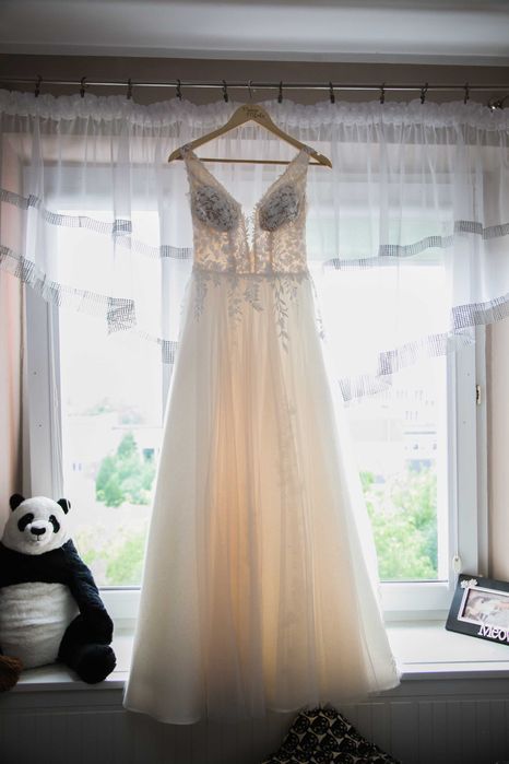 Suknia ślubna Dallaya + welon z brokatem, tren, świecąca