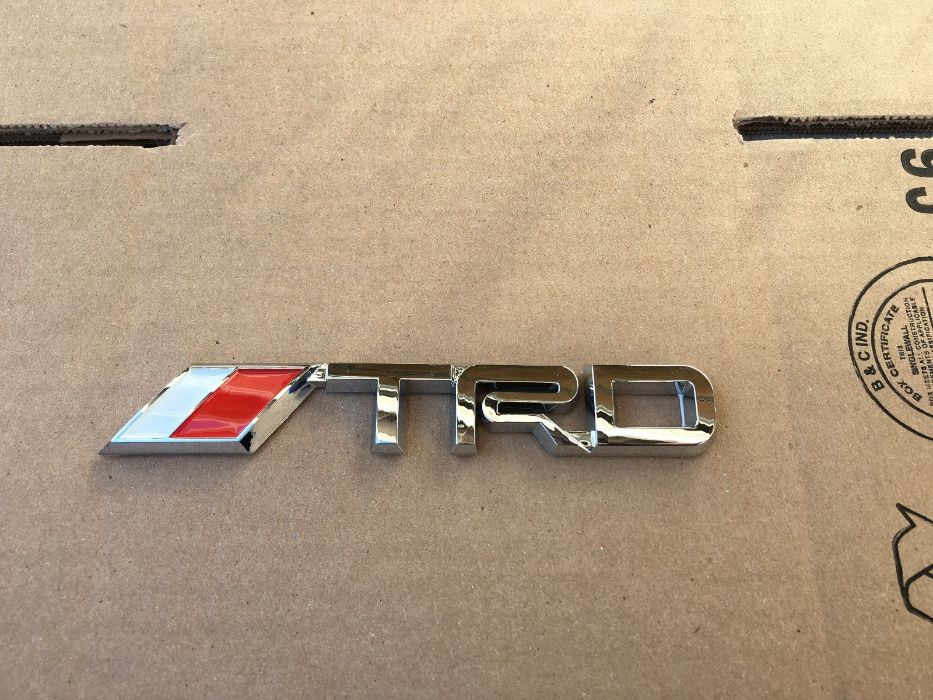 Emblema Toyota TRD Sport Racing