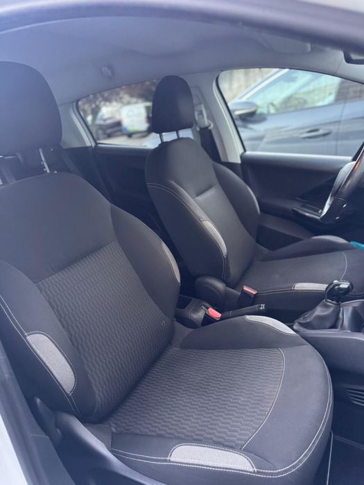 Peugeot 208 1.6 hdi