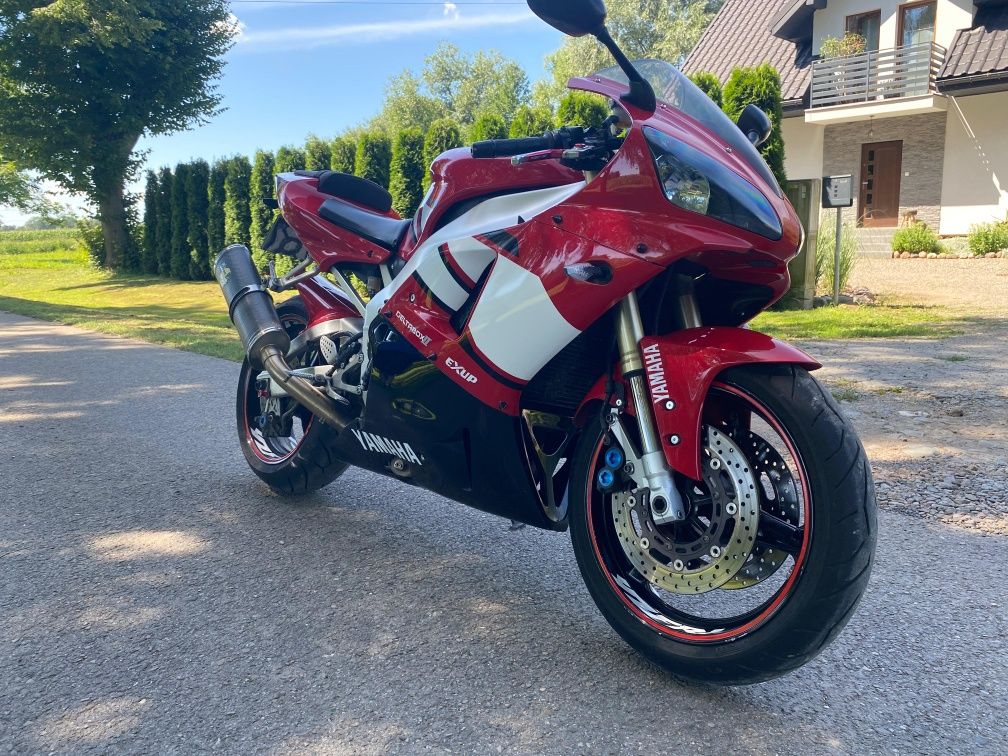 Yamaha R1 RN 04 2001