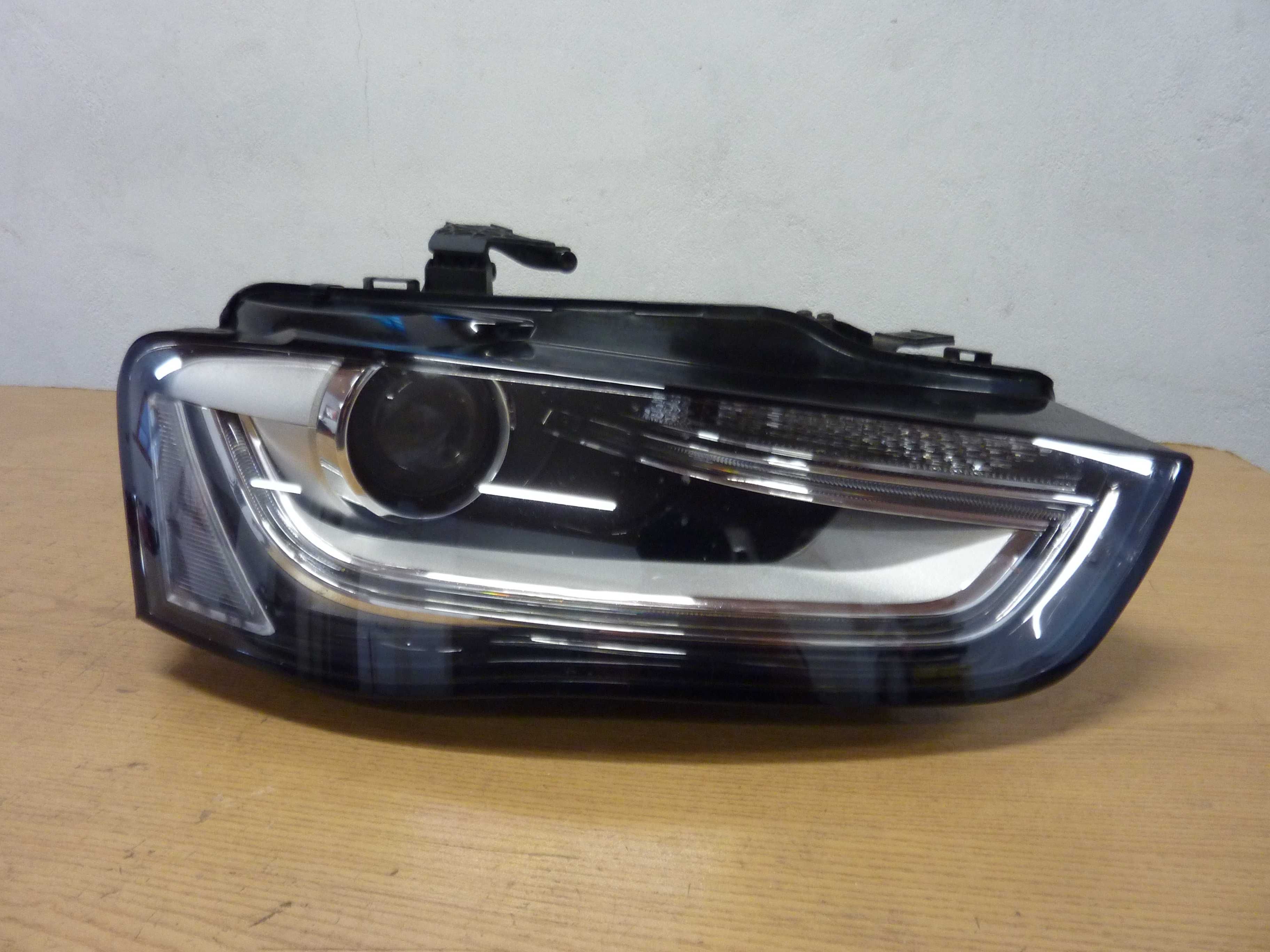 AUDI A4 B8 lift LAMPA PRAWY PRZOD xenon nieskręt. 8K0.941006C ładna