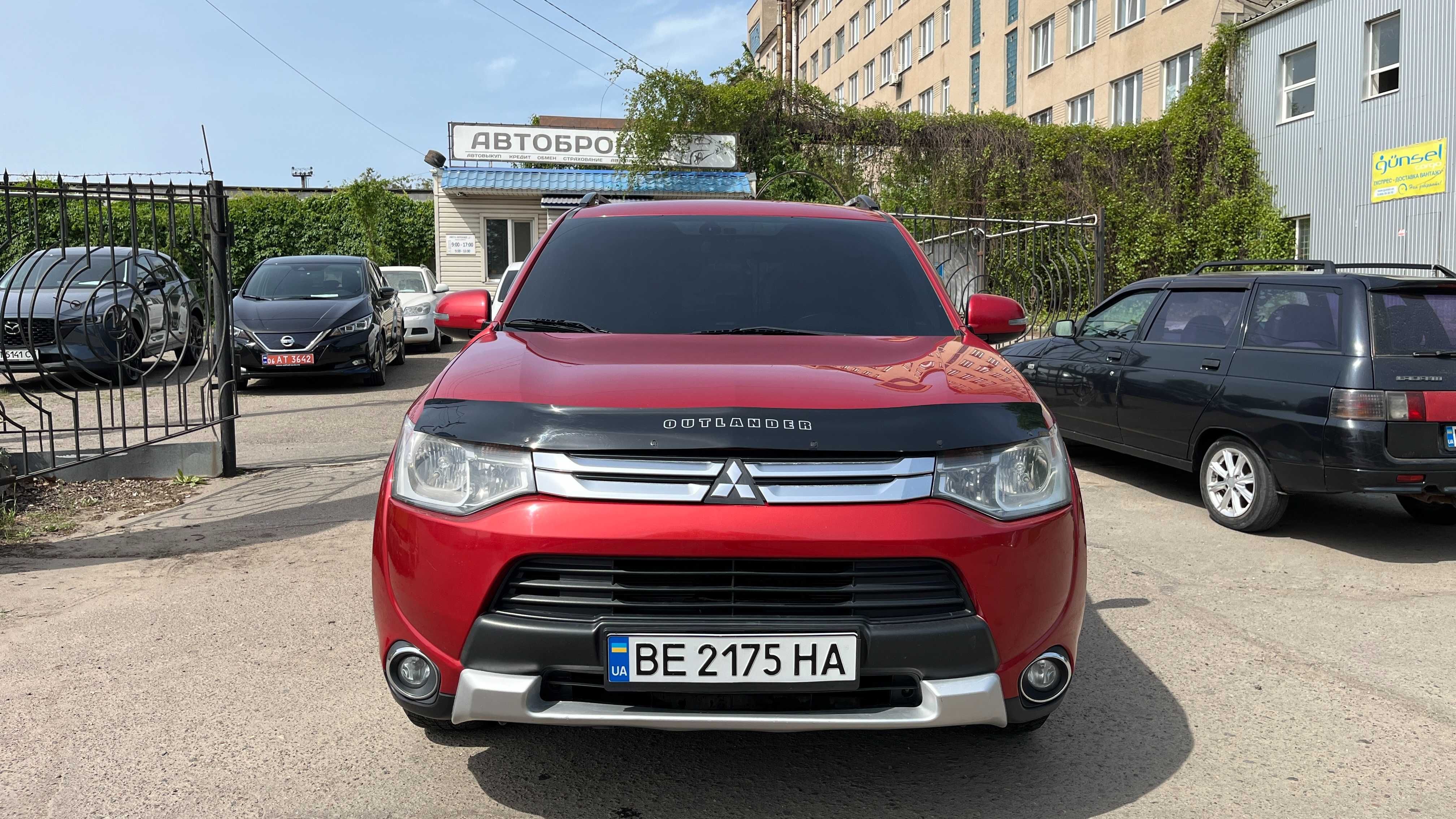 Продам автомобіль Mitsubishi Outlander 7 мест , 2014 г.