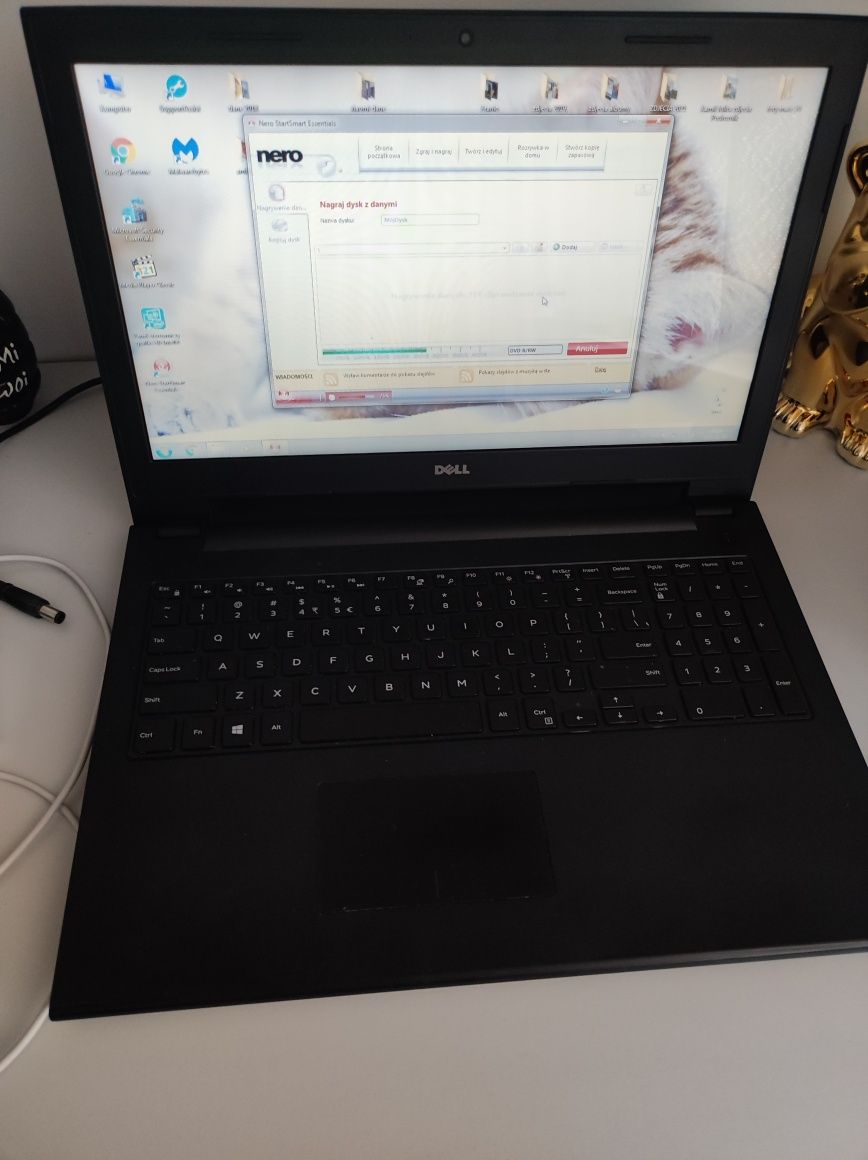 Laptop Dell Inspiron w stanie idealnym