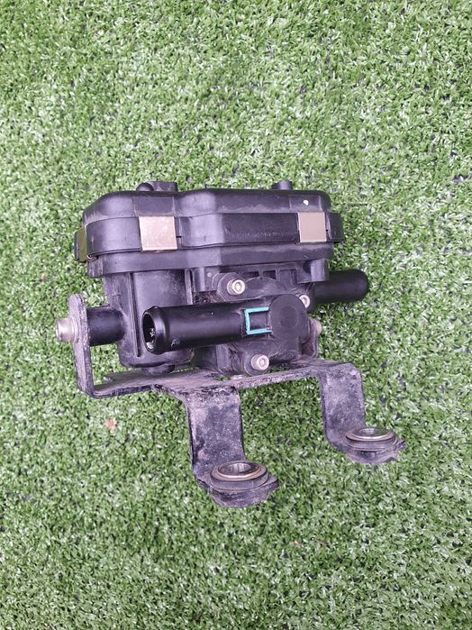 Клапан трьохходовий системи охолодження hyundai ioniq 2016-2019 б/у