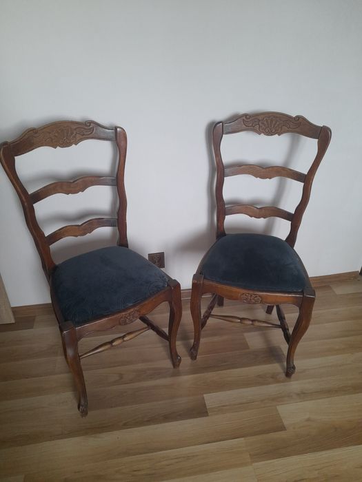 Krzesła ciemny brąz