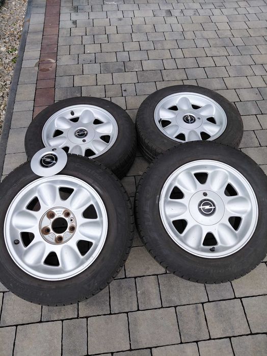 Felgi aluminiowe z oponami