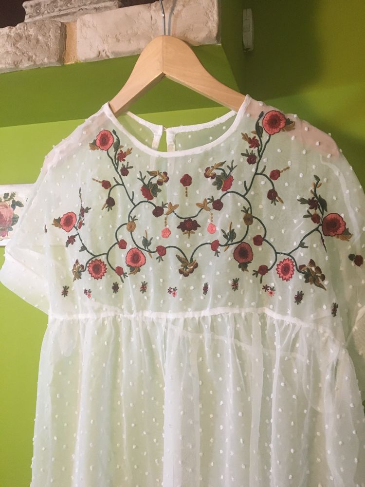 Bluzeczka damska szyfonowa w haftowane kwiatki